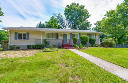 District Heights Apartment with Patio and Seating - Foto 23