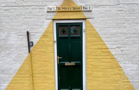 Central Industrial Chic 2-Bedroom Flat - Photo 11