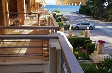 Μaisonette of 6 persons, 50 meters from the sea - Foto 13