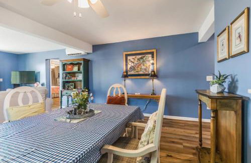 New Listing - Marsh Views Short Walk to Beach and Pools - Double Decks - Foto 7