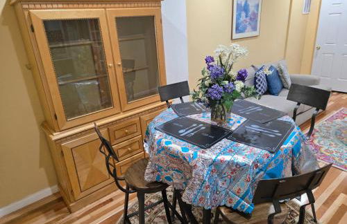 Beautiful 1BR Walkout Fenced & Gated Villa - Photo 3