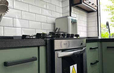 Apê térreo sem escada com Ar Cond, WiFi e banheira! - Foto 23