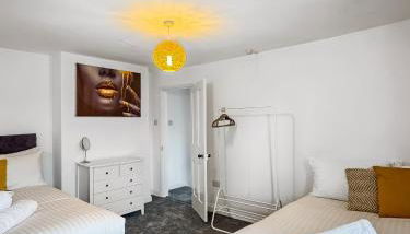 Sleeps 6 2Bed Home Bottesford Village Amaya Thirteen - Foto 1