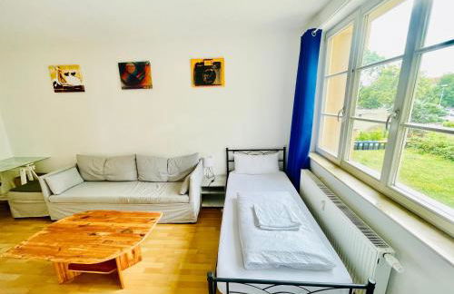 Stötteritz Holiday Apartment - 3 Rooms - 6 People - 5 beds - Balcony - Great public transport 11 minutes to the city - Foto 16