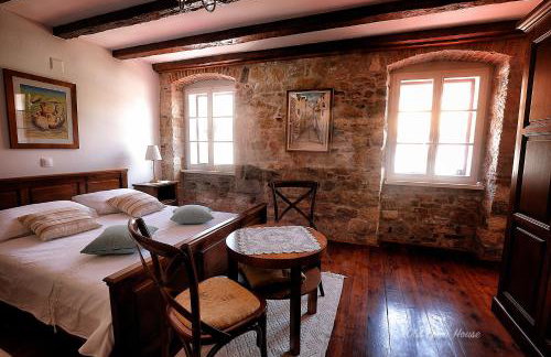 Old town house - Photo 21