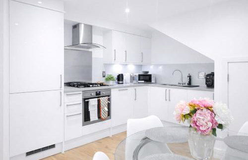 Stylish Garden Flat with Parking 20min to Central London - Foto 5