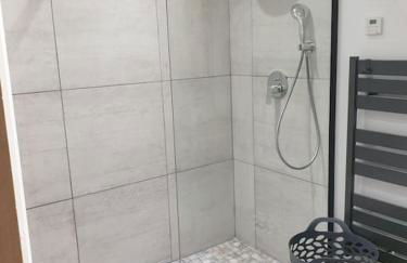 Maisonnette individuelle pour 4 personnes 2 chambres Terrasse - Design & Haute Qualité - Foto 6