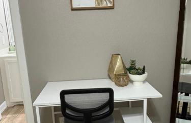 2 BR 2 Bath Airport SpaceX LNG WashDry Deck Pets - Photo 9