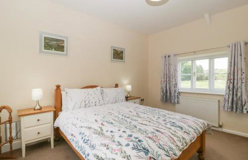 2 Court Farm - Photo 15