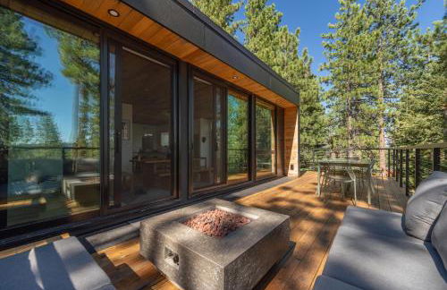 Modern Eco Retreat with Hot Tub and Views - Foto 47