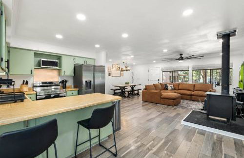 Modern Lakeside Family Fun Cabin - Foto 28