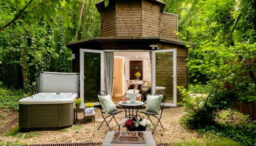 Honeycomb Treehouse in the Heart of Dorset - Foto 3, Garden, Garden view