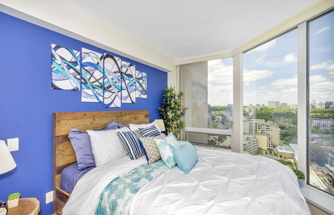 QuickStay - Elegance in Yorkville (Yonge & Bloor) - Photo 1