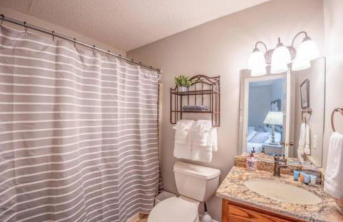 Brook Haven Condo - Downtown Blowing Rock Ground Floor Fully Stocked with 2 King Beds - Foto 9