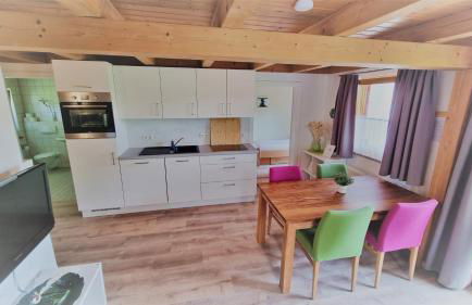 Wohnung #5 mit Balkon - zentrale dennoch ruhige Lage mit Terrasse - Stadtbus vor der Tür! - Foto 2