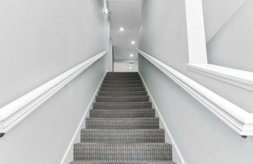 Private Hot Tub The Roost 16 Patio 2BR Downtown - Foto 18