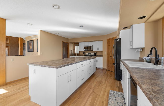 Peaceful Pines 5 BR Home with Jacuzzi - Foto 11