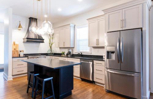 Bourbon Suites -Foodies -Bourbon -2 Living Rooms - Foto 18