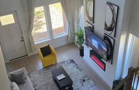 New Luxury 5BR 7BD Home Near Airport, Sleeps 10 plus - Foto 6