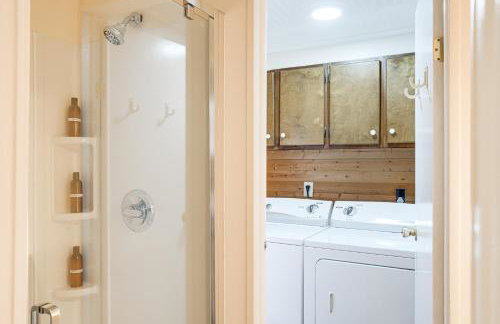 Serene Trenton Home with Pool and Mountain Views! - Foto 17