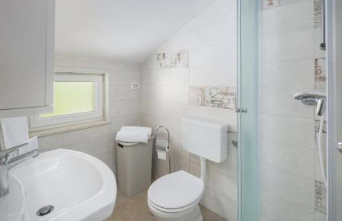 Amazing Home In Erzisce With Jacuzzi - Foto 24