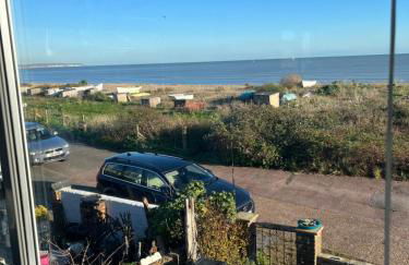 Beautiful 2 bedroom beach getaway - Foto 31