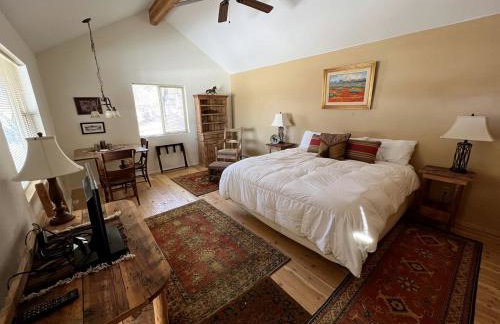 Charming Riverside Vacation Rental with Scenic Mountain Views near Ennis, Montana - Foto 25