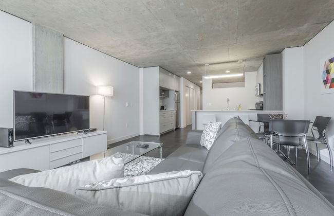 Domicile Suites at Cove - Photo 56