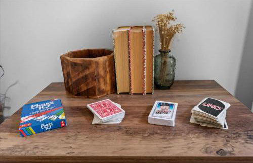 The Heartwood Hideaway-Charming Cabin Getaway-Trails, Creek, and Starry Nights - Foto 42