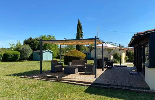 Le Petit Coin with pool, near Aubeterre sur Dronne - Foto 1
