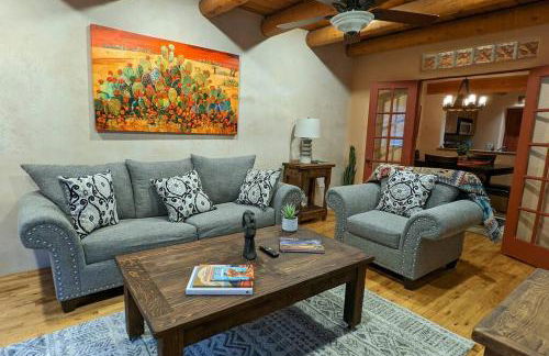 Enchanted Casita with Private Outdoor Hot Tub and Patio, Near Santa Fe Plaza, Sleeps 4 with free parking - Foto 1