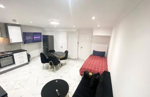 THE ROYAL BOUTIQUE REGENT LODGE by LONDON , SLEEP 8 - Foto 15