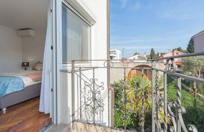 Elegant two-bedroom apartment with terrace in Rovinj - Photo 45