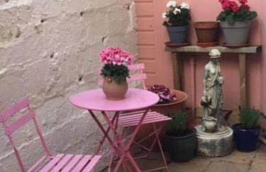 Modern studio apartment with outstanding views, sleeps 2 - Photo 4