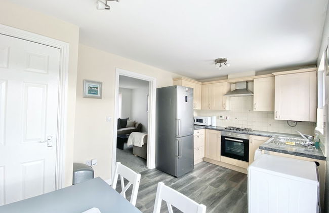 Ammaculate 3 Bedroom Property Near Caltic Manor - Photo 5