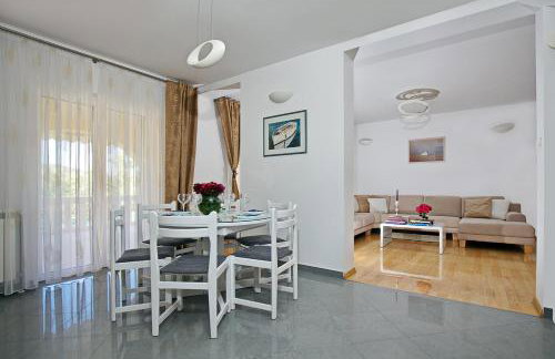 Holiday house with a swimming pool Lozovac, Krka - 11715 - Foto 19