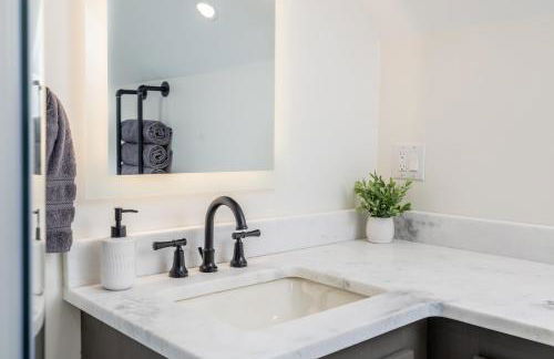 Tranquil Mountain Escape Luxurious 2 Bedroom 2 Bath Cottage on 9 Acres - Foto 36