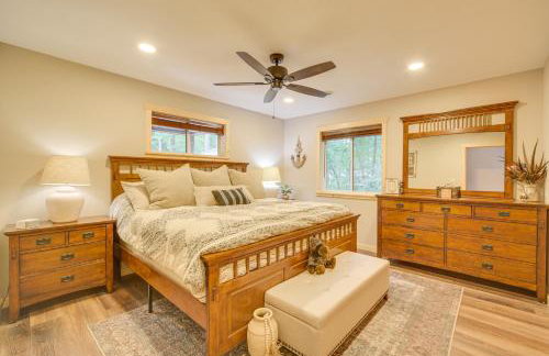 Boat Dock, BBQ and Fireside Fun Clam Lake Cabin - Foto 11