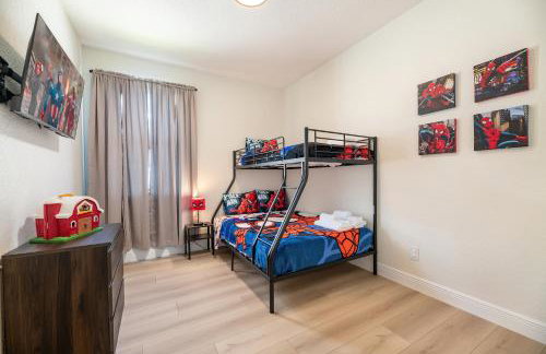 Stylish Retreat with Pool near The Parks - Foto 40