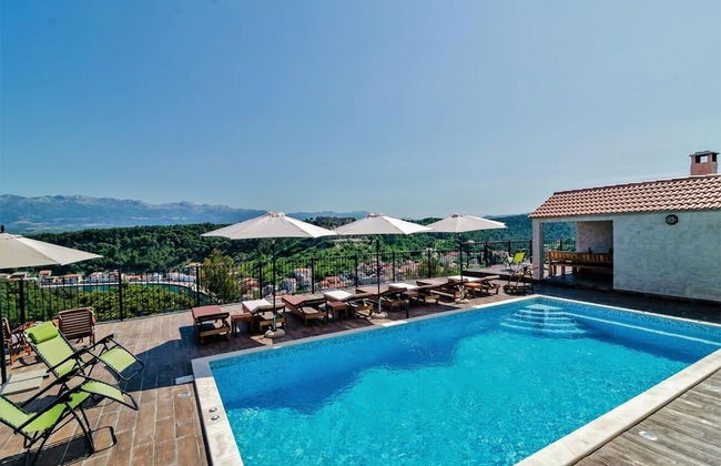 Luce - Pool and View - A1 - Photo 29