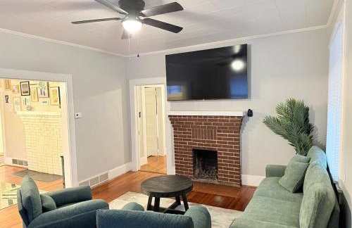 Cottontown Bungalow - Fast WiFi - Walk Downtown - Foto 12