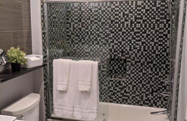 *NEW* Lux Scottsdale Home with Pool, Hot Tub, and Gym - Foto 12