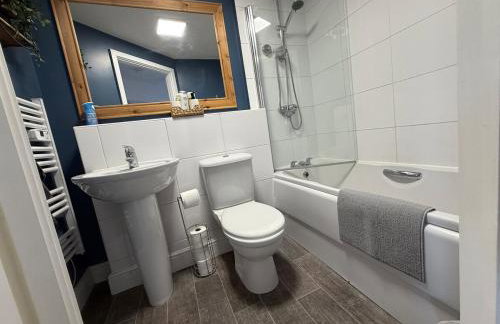 Stylish Marina Apartment with Stunning Views - Foto 18