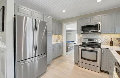 Coastal Palms House - Photo 21