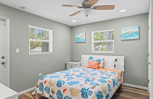 Sea Glass Dreams - Waterfront Pool Home, Mini Golf, Game Room, 110' Dock - Foto 18