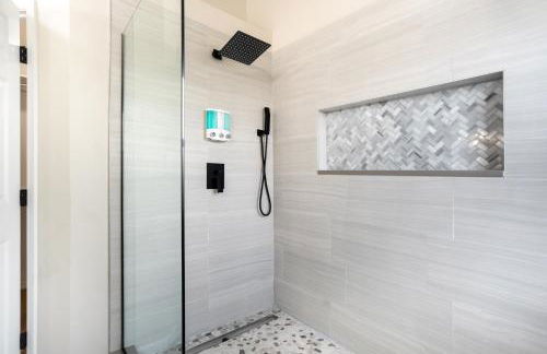 Modern 6BR Home in Briargate - Foto 24