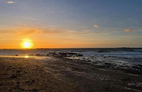 Fabulous Ground Floor Apt Adjacent to Beach - Foto 12