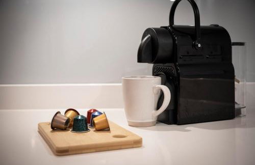 Newly Furnished Apt w/ Patios - Hampstead Heath - Foto 10