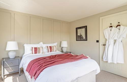 The Farmhouse - Photo 21