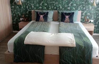 Maurers Schlierseetraum 1 hochwertige Erdgeschosswohnung mit allen Raffinessen erfreut sich auch Urlauber idealerweise für Paar mit Kindern geeignet und Vierbeiner Dank des tollen Zauns auf der Terrasse stylisch und edel von der Ausstattung mit 64 qm - Foto 1